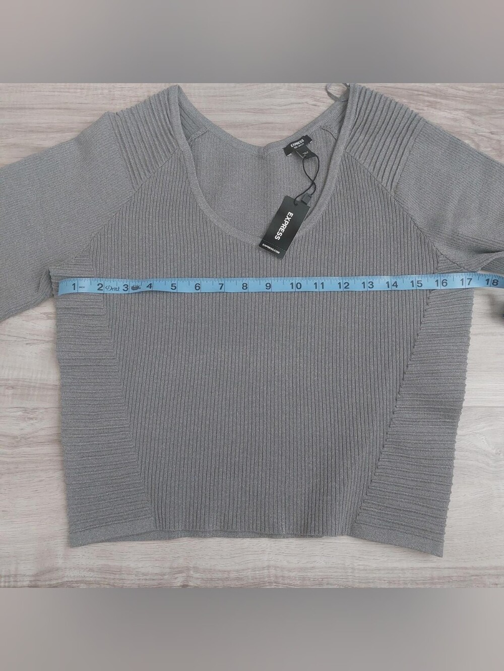 Express Gray Ribbed V-Neck Sweater - Picture 4 of 7